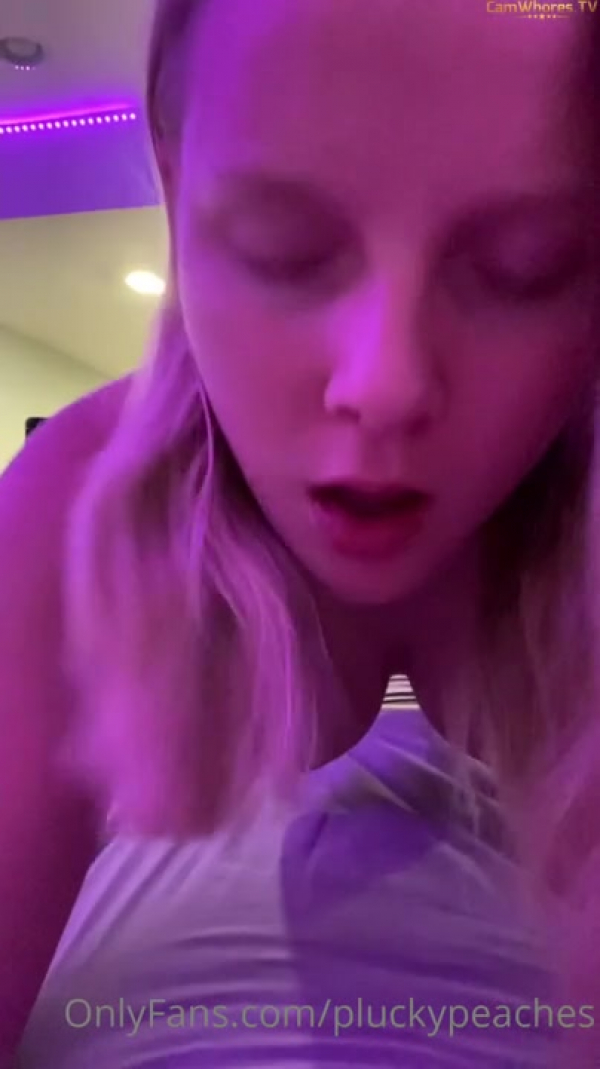 691112448_okz92zsf3girlscanner-org_05.jpg
